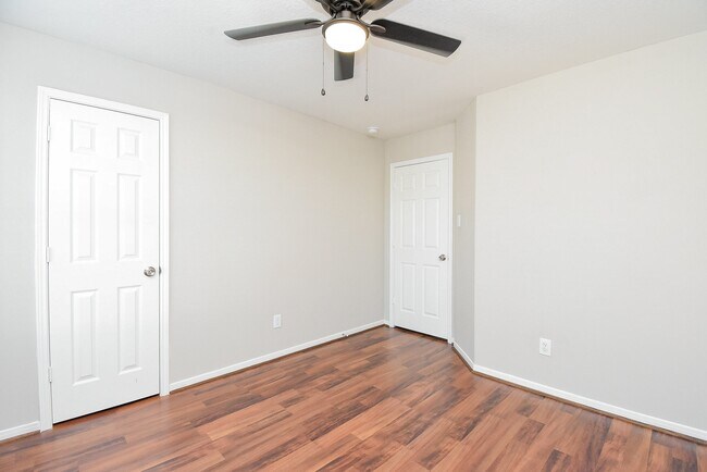 Building Photo - 5011 Ivy Fair Way