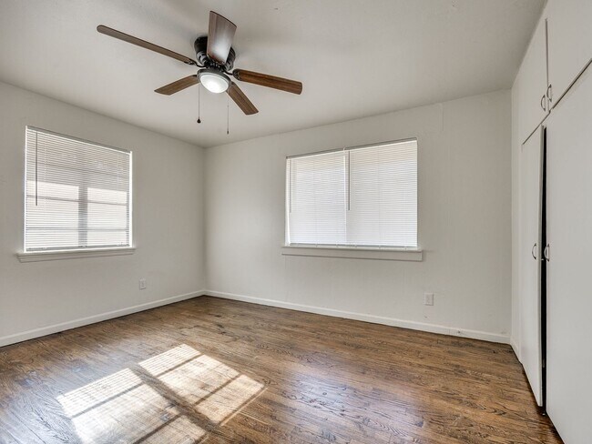 Building Photo - Updated home in Heart of OKC + 4 bedrooms