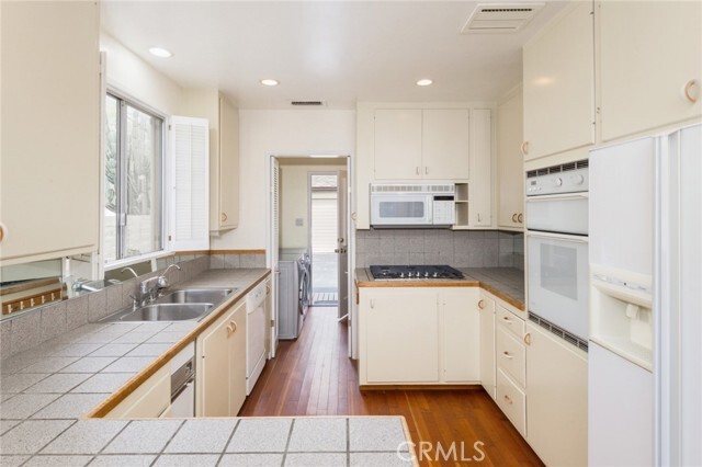 Building Photo - 1717 Riverside Dr