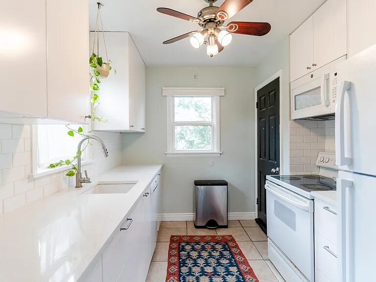 Building Photo - 76 S Canosa Way