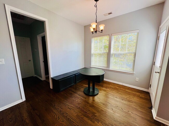 Building Photo - 4818 Summerside Dr