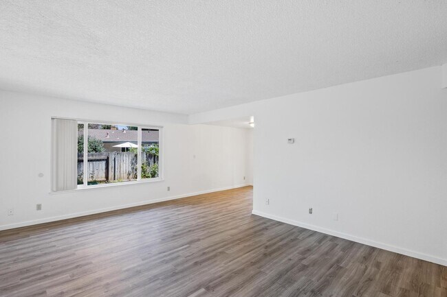 Building Photo - 1708-1710 Alameda Avenue