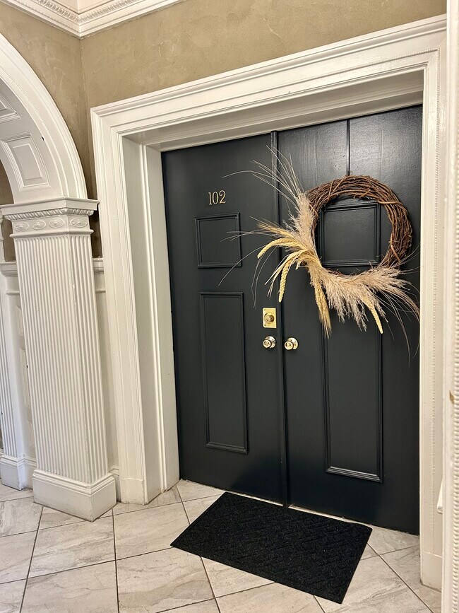 Building Photo - 373 Commonwealth Ave