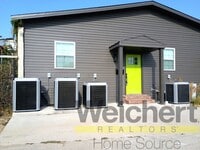 Building Photo - Stylish Downtown 1-Bedroom with Modern Updates