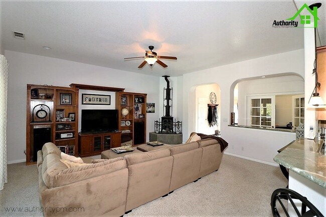 Building Photo - 14270 Quail Springs Rd