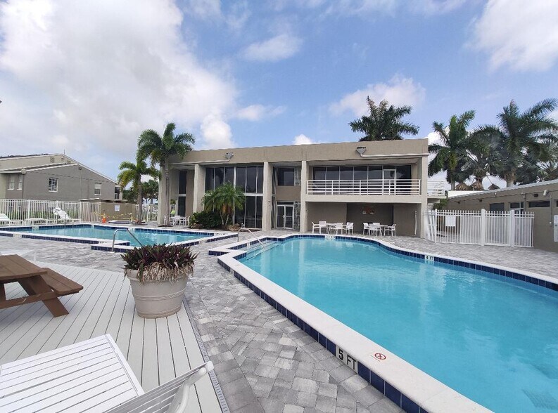 Building Photo - 194 Santa Clara Dr