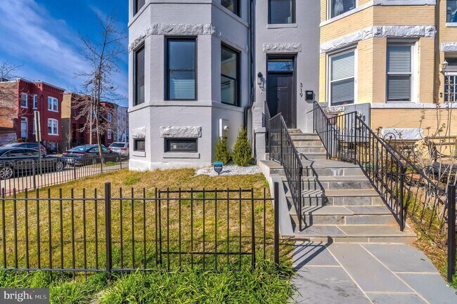 Building Photo - Stunning End-Rowhouse 4/Bedrooms, 4.5 Baths, in Shaw/Truxton Circle – Bathed in Natural Light!