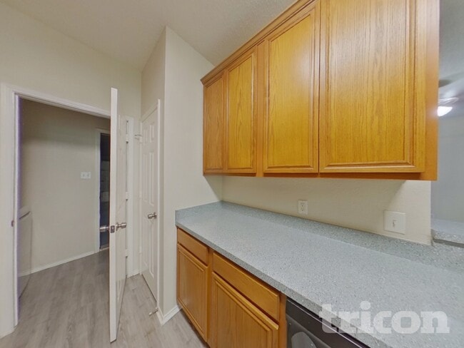 Building Photo - 6300 Downeast Dr