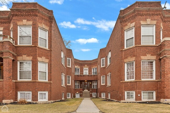 Primary Photo - 7314 S King Dr
