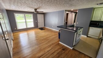 Building Photo - 703 Harding Ave