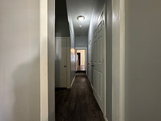 Building Photo - 910 S 19th St