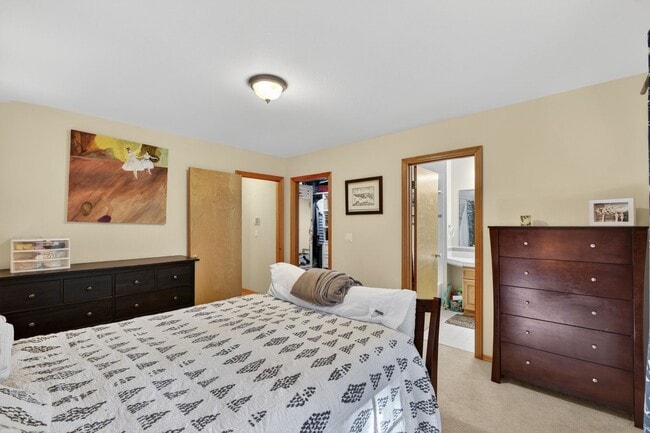 Building Photo - Coastal Elegance Near Sunrise Beach: Luxury 3BR/2.5BA Gig Harbor Home