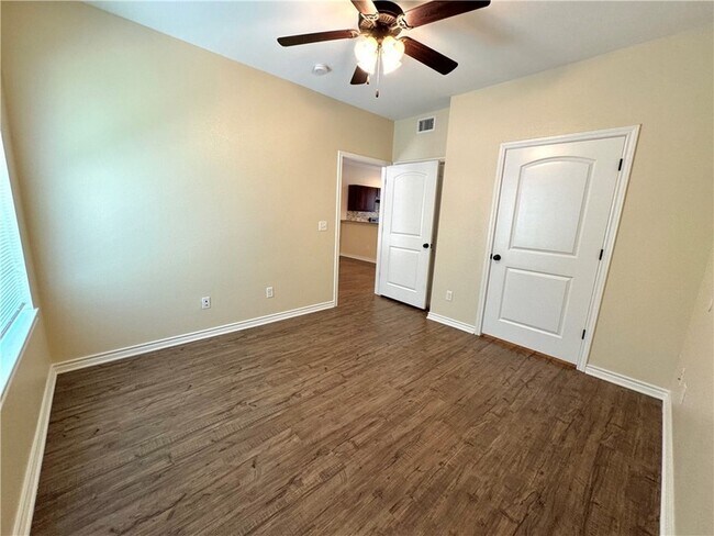 Building Photo - 1915 Dartmouth St