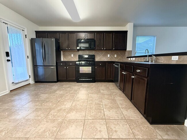 Building Photo - BEAUTIFUL 3 bedroom home in Prairieville