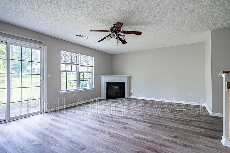 Building Photo - 6785 Mountain Cir