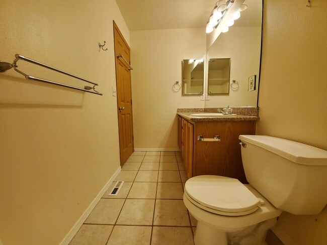 Building Photo - Charming 4-Bedroom Home in Peaceful Neighb...