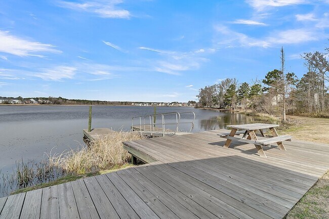 Building Photo - 534 Alderly Dr