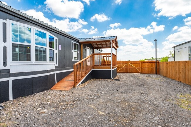 Building Photo - 1133 Rd 5823