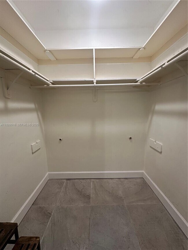 Building Photo - 349 Mahogany Dr