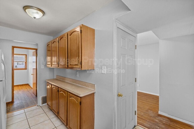 Building Photo - 405 Cameron Rd