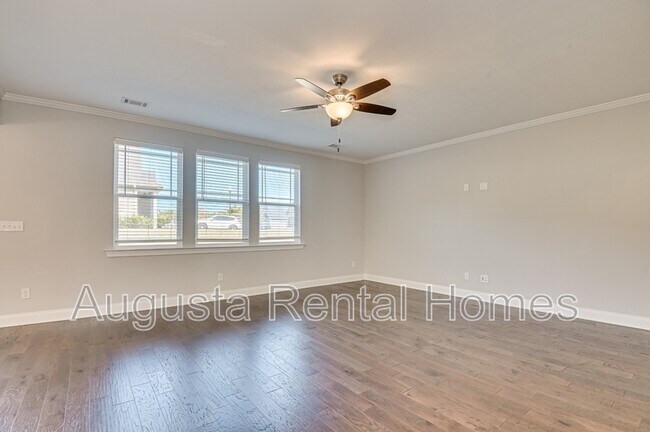 Building Photo - 909 Chesford Dr