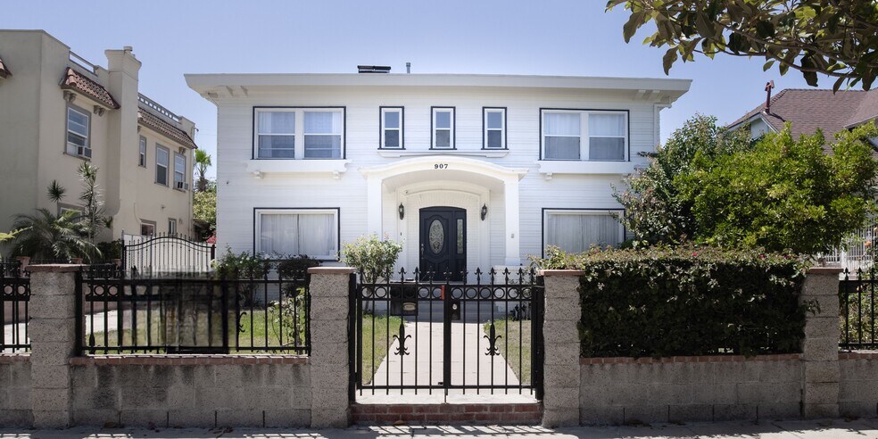Building Photo - 907 Westchester Pl