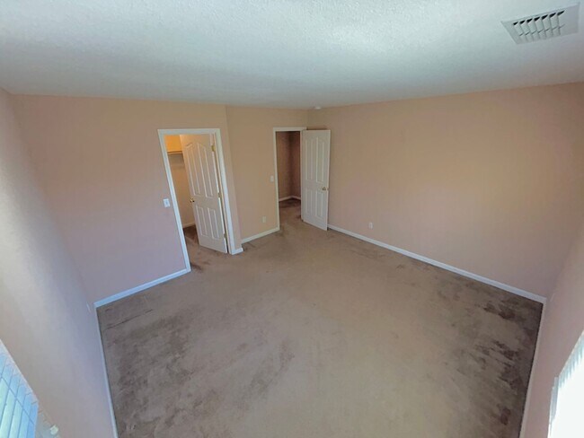 Building Photo - 6001 Jefjen Way