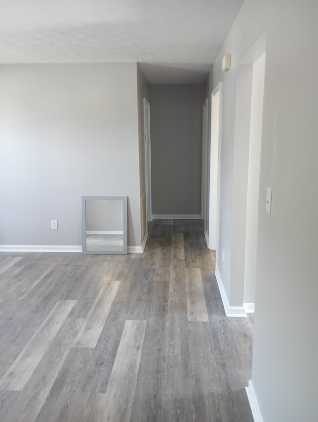 Building Photo - 201 Dove Dr