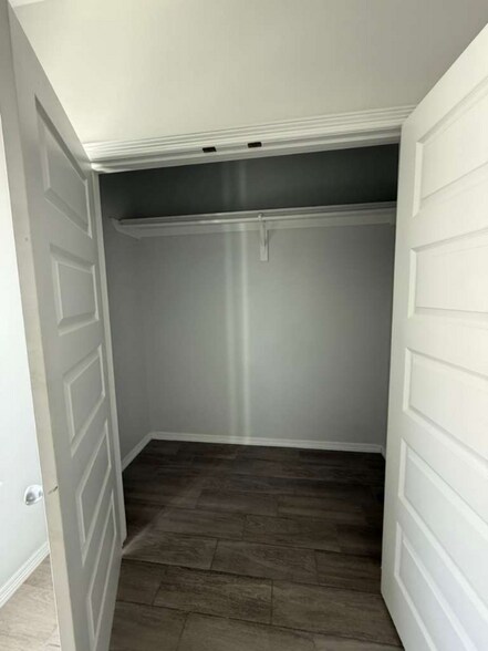 Building Photo - 1307 W Heritage Dr