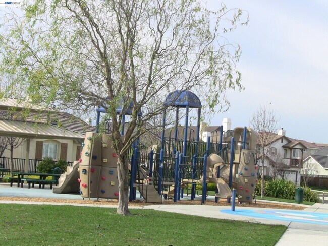 Building Photo - 1669 Marina Way