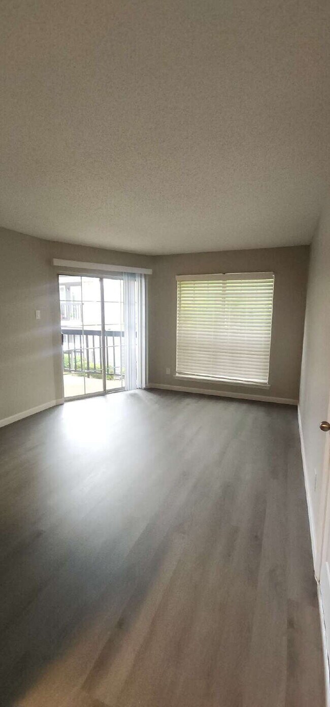 Building Photo - Charming 1-Bedroom Condo in Gated North Da...