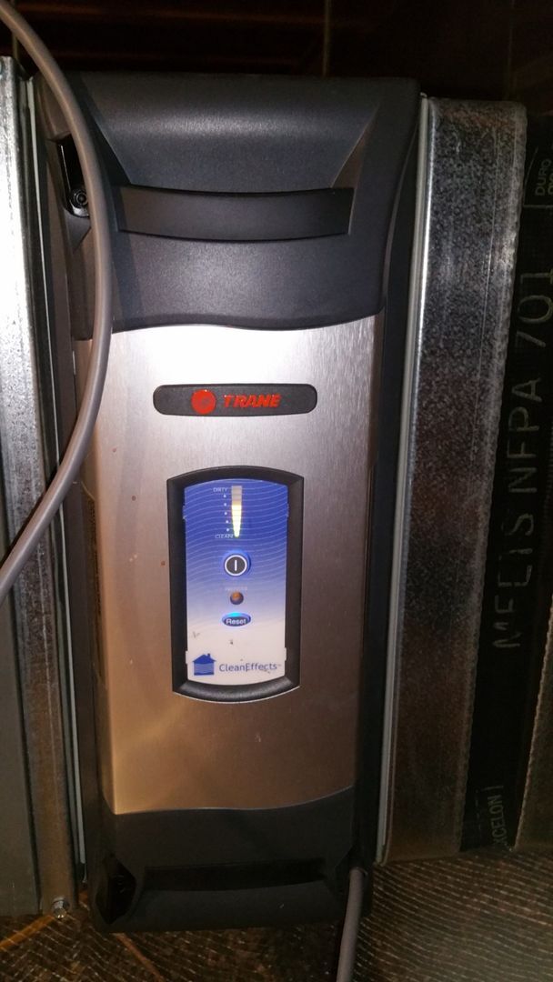 Building Photo - 409 S Broadway Ave