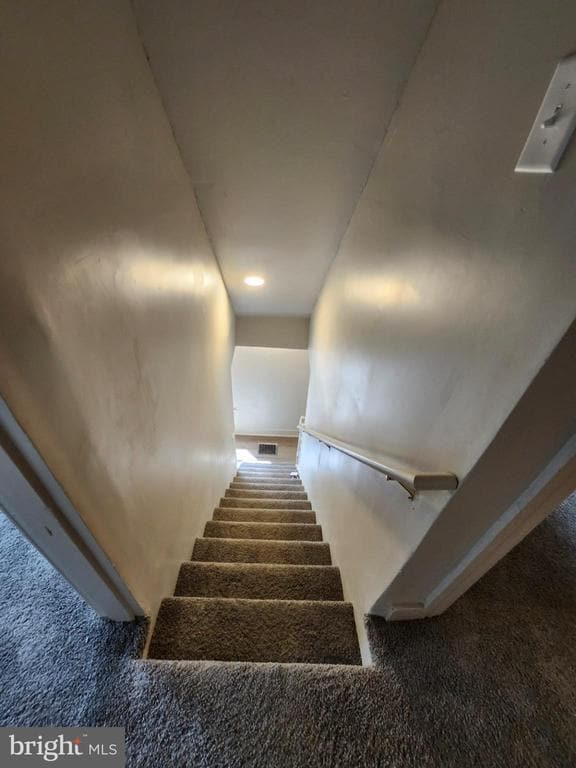 Building Photo - 84 Carpenter St