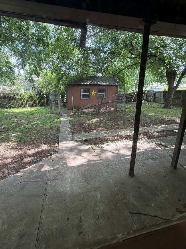 Building Photo - 4016 Marshall Dr