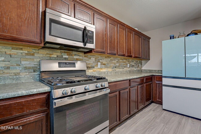 Building Photo - 14270 Gil Reyes Dr