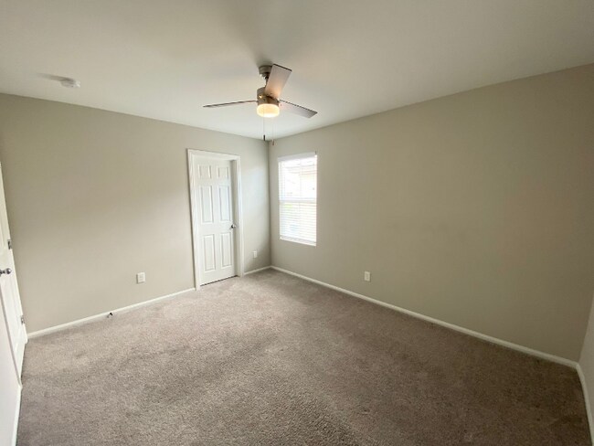 Building Photo - 3027 Misty Pine Ave.