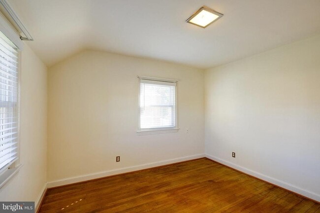 Building Photo - 5408 20th Ave