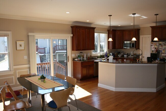 Building Photo - 18 5th Ave