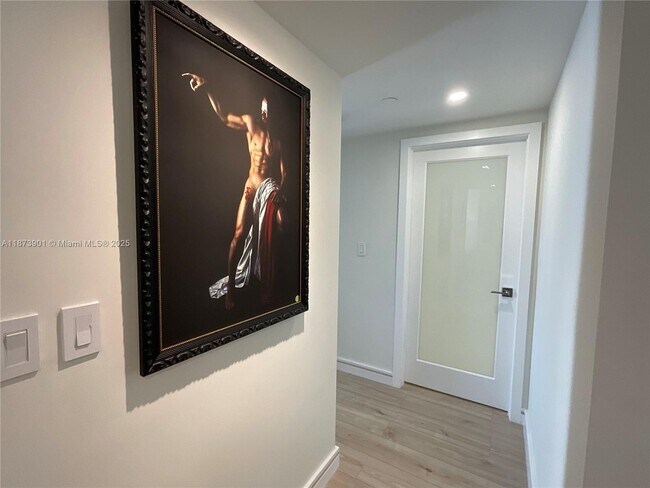 Building Photo - 20191 E Country Club Dr