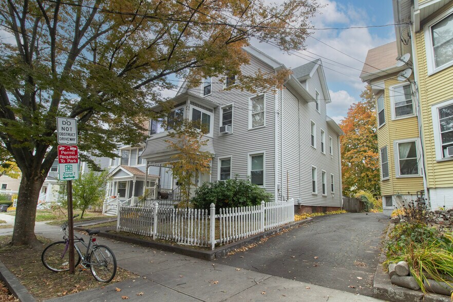 Building Photo - 23 Woodland St