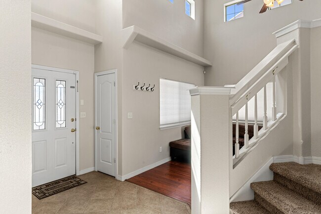 Building Photo - 1529 Luz De Sol Dr