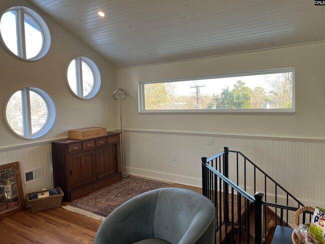 Building Photo - 214 Augusta St