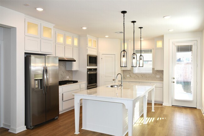 Building Photo - 21911 Tawny Butterfly Dr