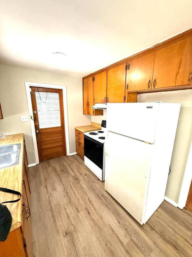 Building Photo - 3314 Bedford Ln