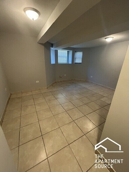 Building Photo - 2300 S Ridgeway Ave