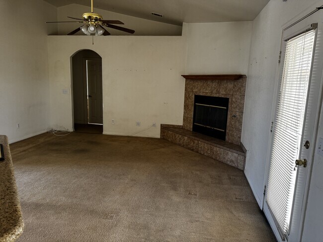 Building Photo - 16324 Victoria Dr