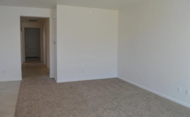 Building Photo - 4467 Jennifer Wy