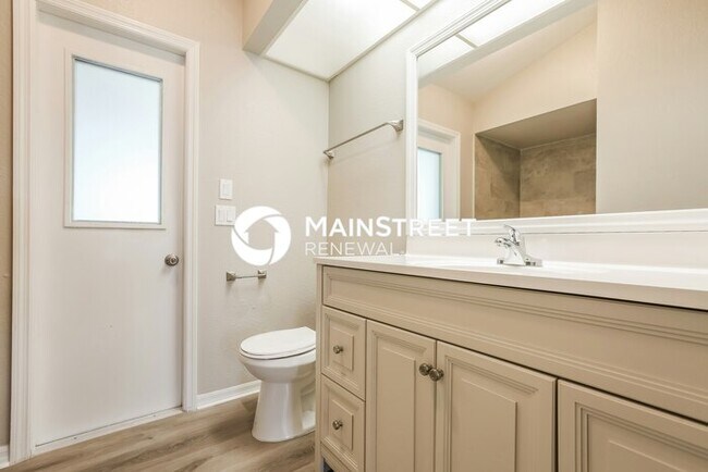 Building Photo - 3 Bedroom Pet-Friendly Home in NORTH PORT, FL with Main Street Renewal