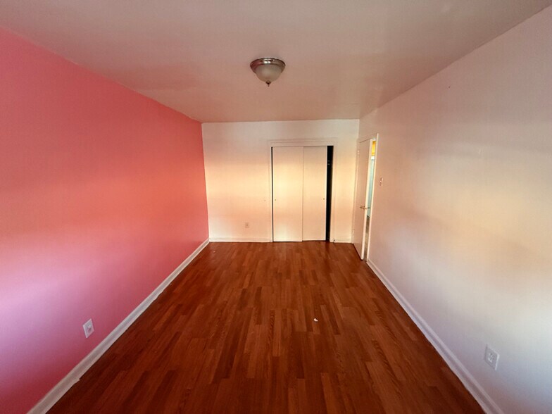 Building Photo - 6951 Roosevelt Blvd