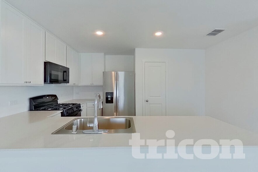 Building Photo - 1637 Baugh St